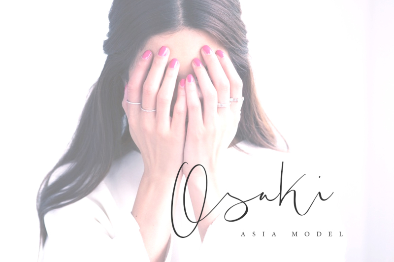 raisa-script-logo-font